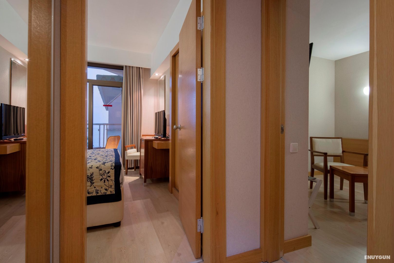 Suite Land View