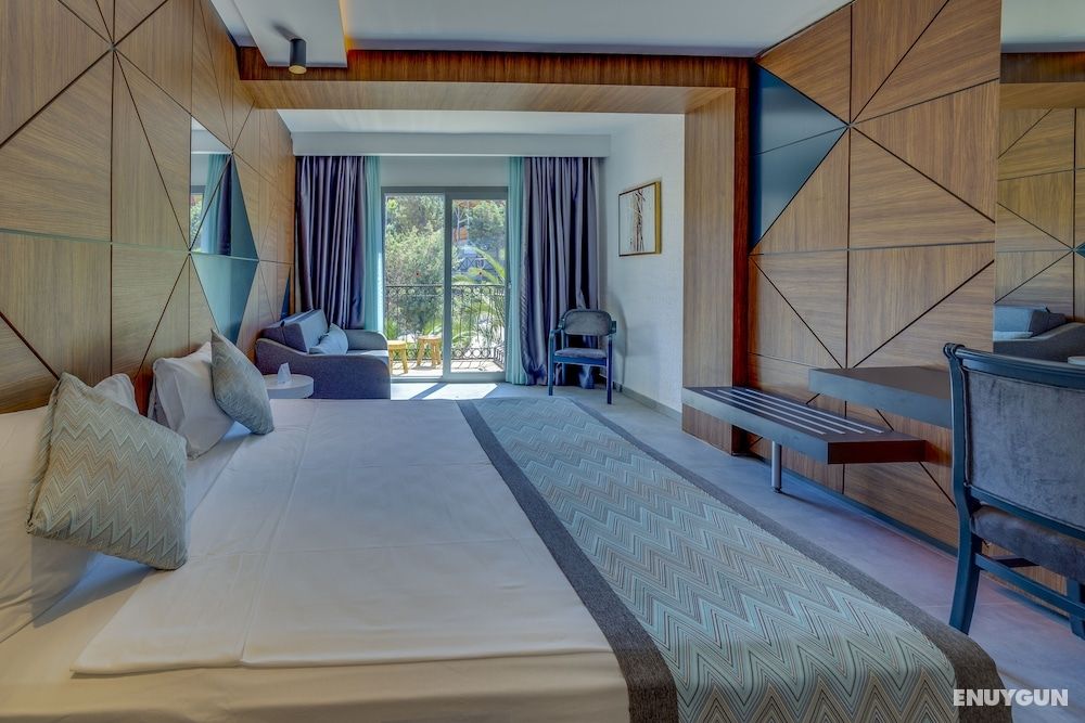 Standard Room (mainbuilding, Large Sea Side)