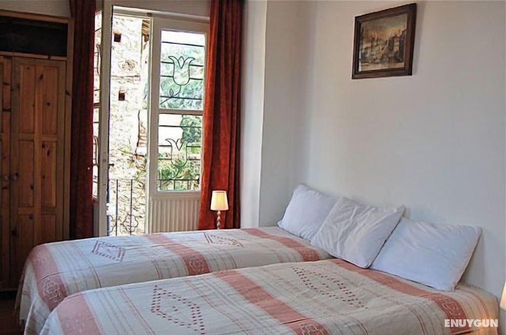 Suite, Balcony