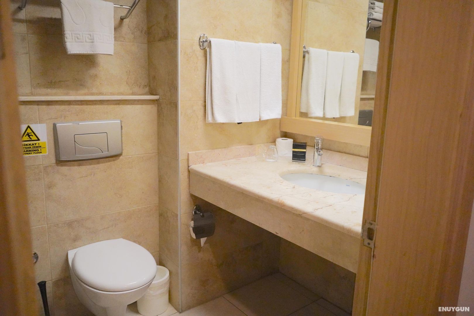 Room Close to Aqua Park