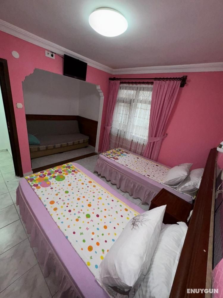 Standard Triple Room with Bath