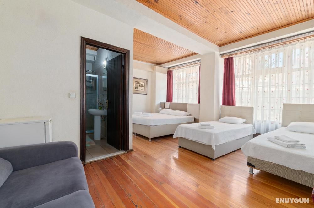 Family Room, No View, 1st Floor