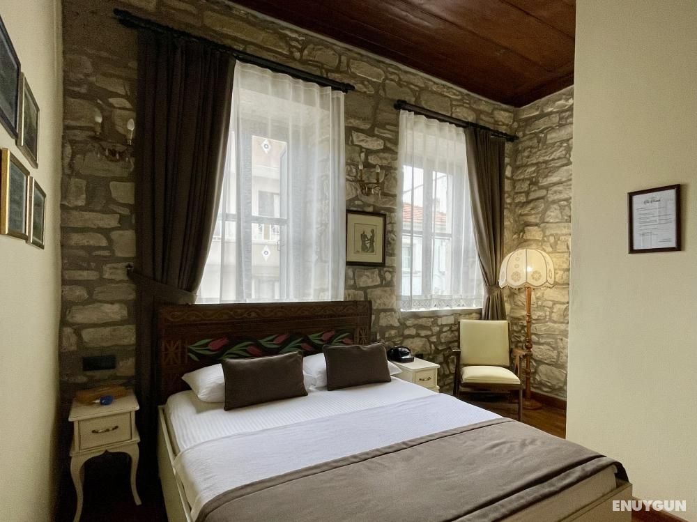 Deluxe Room, Street View