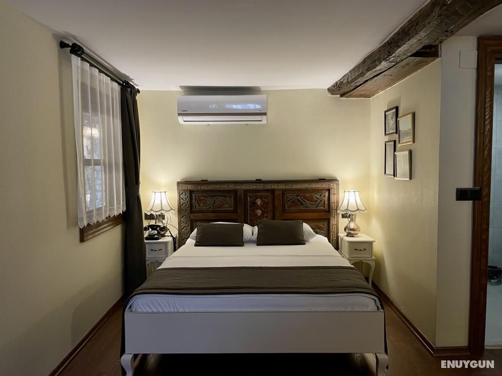 Superior Room, Street View