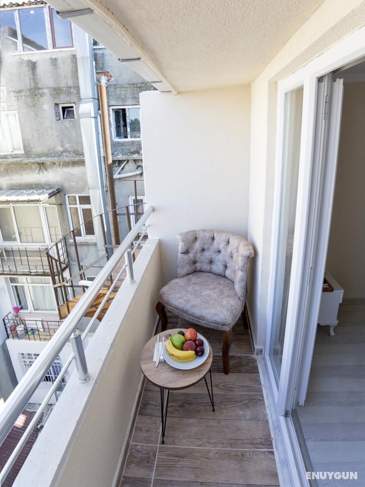 Deluxe Room, City View, Balcony