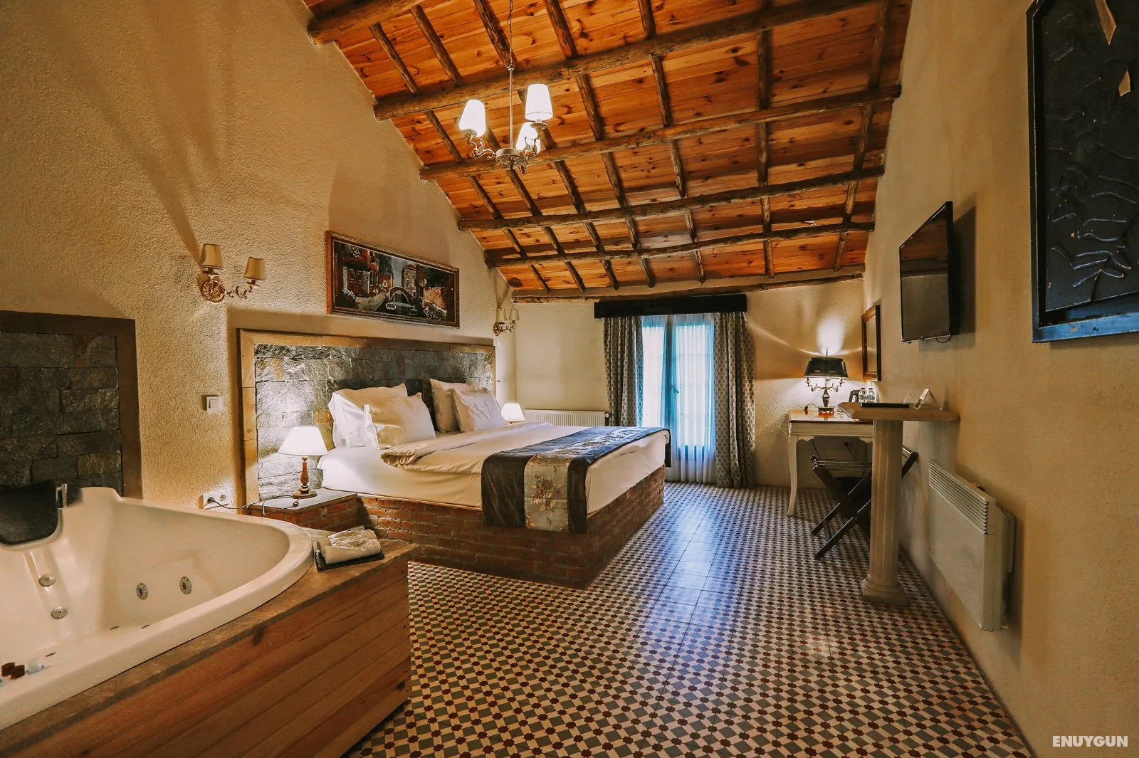 Deluxe Custom Room