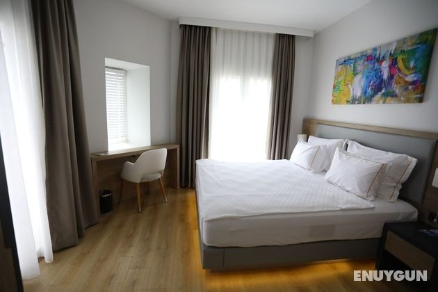 Grand Suite Custom Room