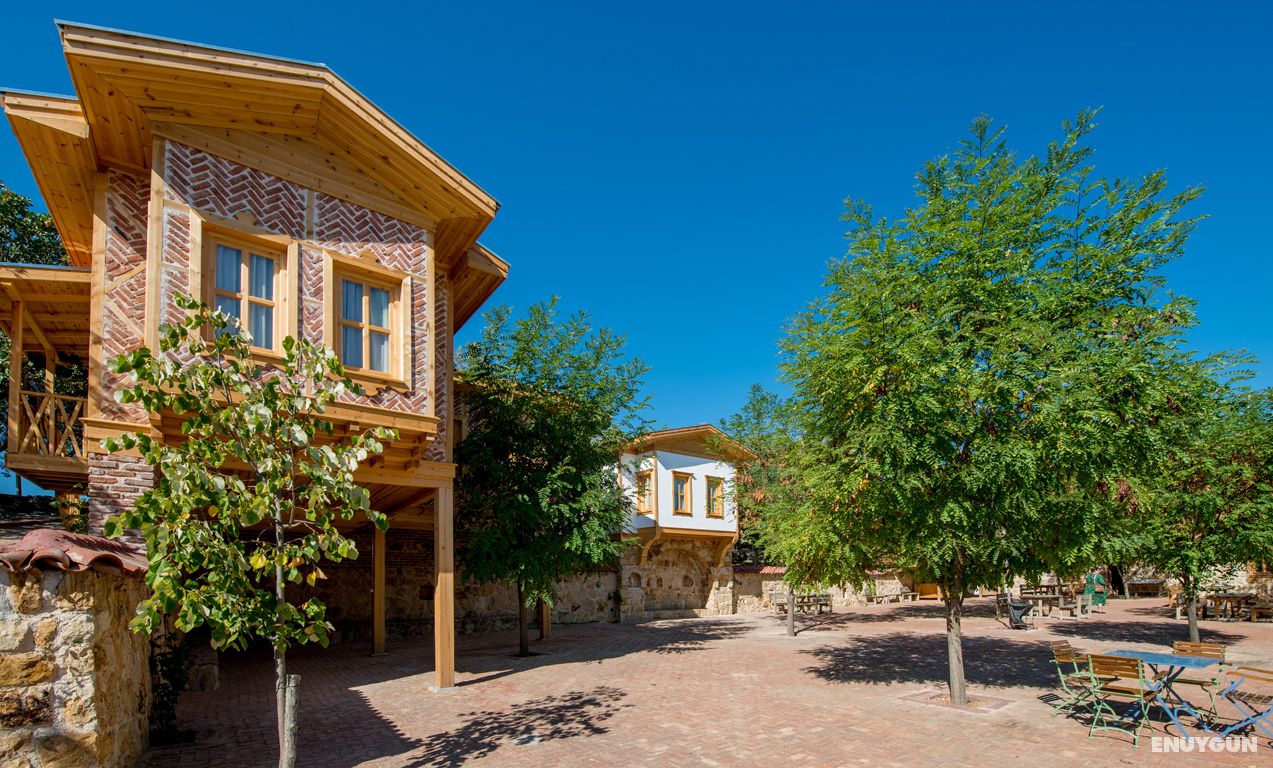 Standard Room, Land View