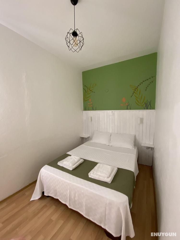 Family Room, Garden View, Garden Floor