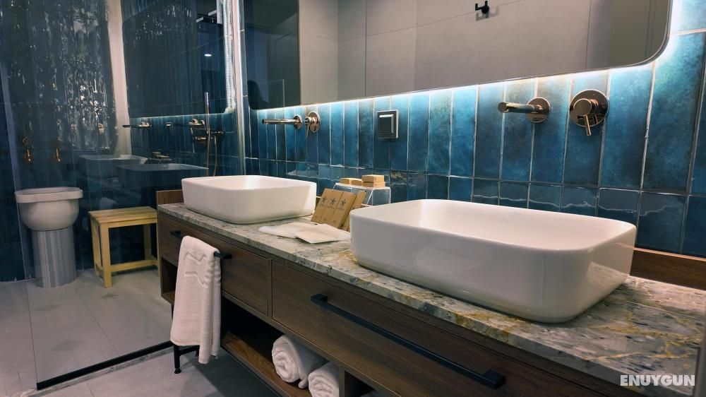 Junior Suite, Street View, 2nd Floor