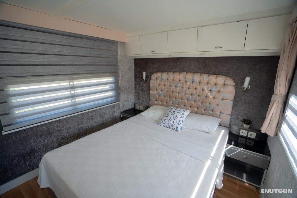Caravan (2 Persons)