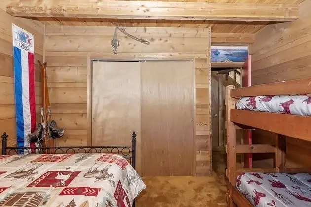 Ev, Birden Çok Yatak (012 - Lakefront Chalet)