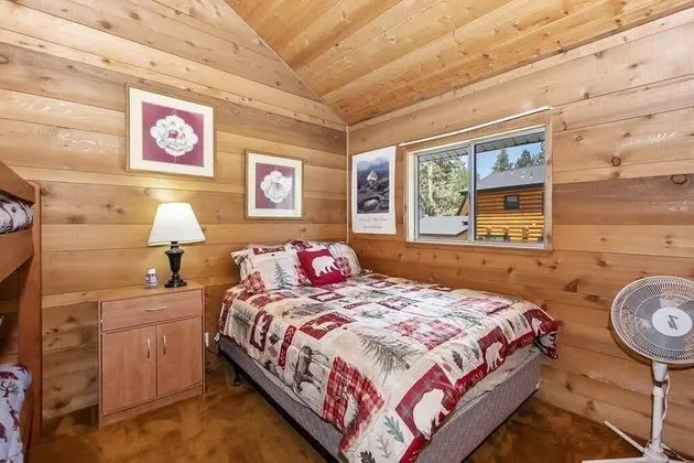Ev, Birden Çok Yatak (012 - Lakefront Chalet)