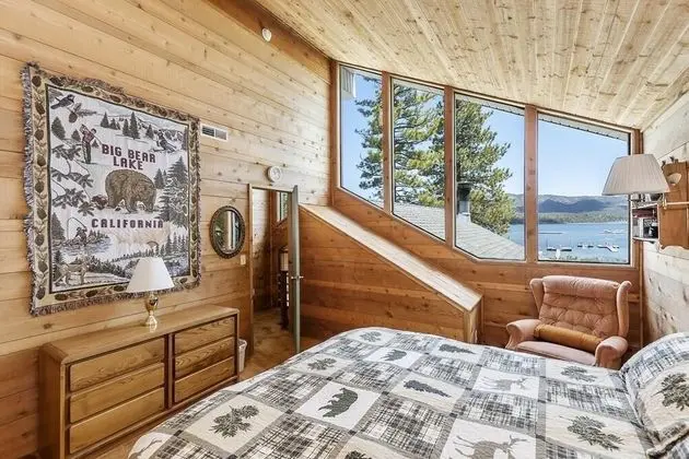 Ev, Birden Çok Yatak (012 - Lakefront Chalet)