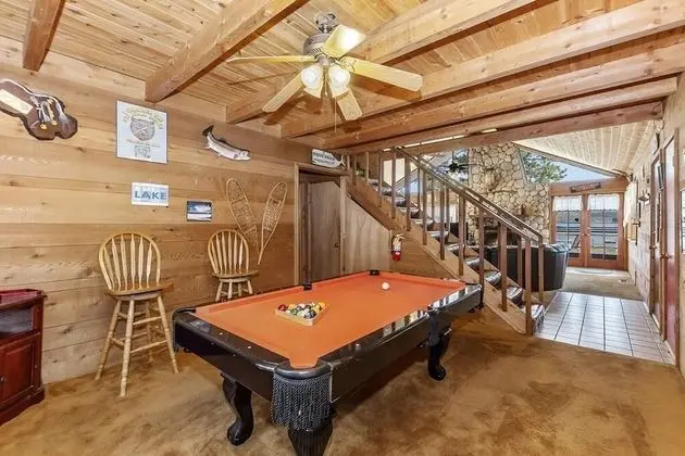 Ev, Birden Çok Yatak (012 - Lakefront Chalet)