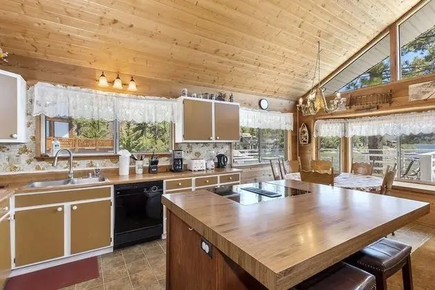 Ev, Birden Çok Yatak (012 - Lakefront Chalet)
