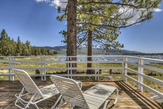 Ev, Birden Çok Yatak (012 - Lakefront Chalet)