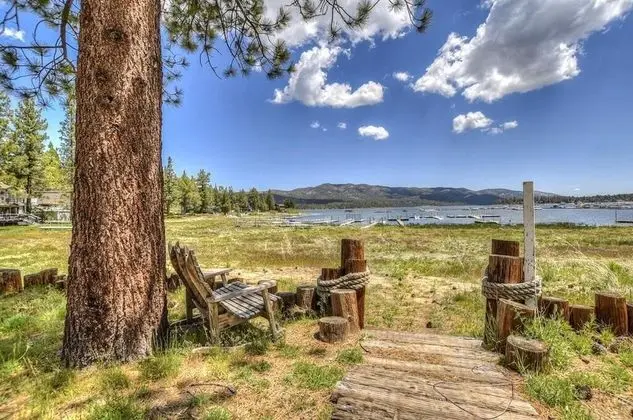 Ev, Birden Çok Yatak (012 - Lakefront Chalet)