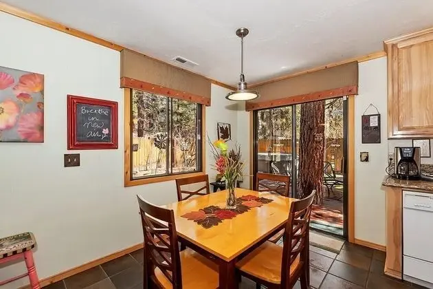 Ev, Birden Çok Yatak (041 - Snowcrest Cottage)