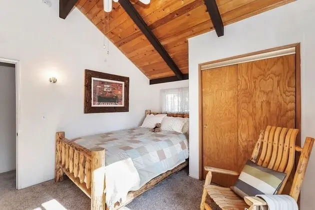 Ev, Birden Çok Yatak (044 - Lazy Bear Chalet)