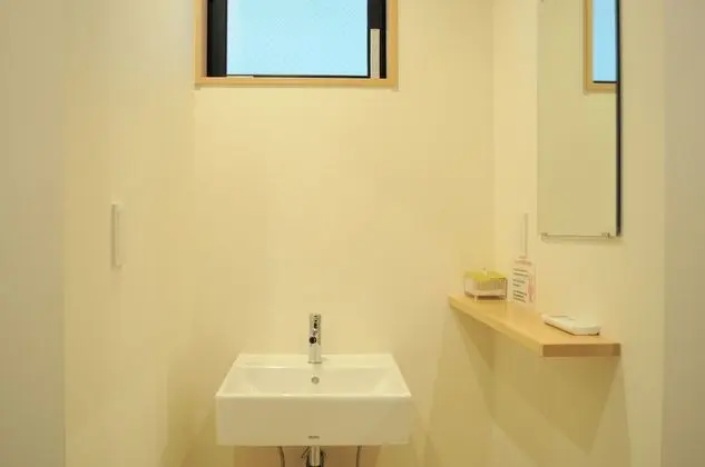 Basic Oda, Sigara İçilmez, Özel Banyo (Private Room for 4 Guests)