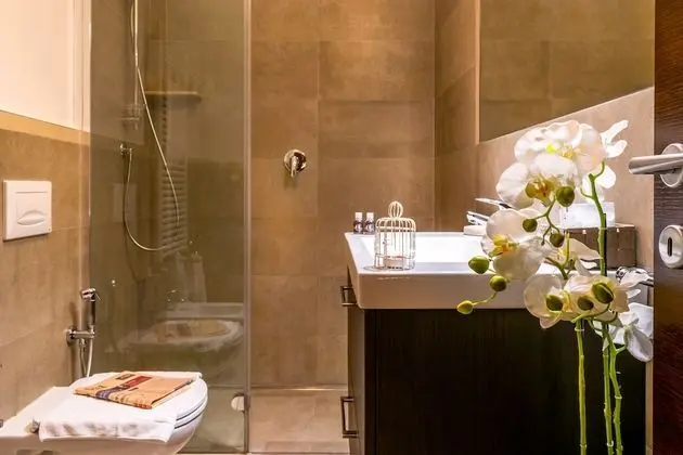 Deluxe Oda, 1 Büyük (Queen) Boy Yatak