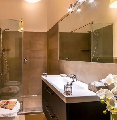 Oda, 1 Büyük (Queen) Boy Yatak, Şehir Manzaralı