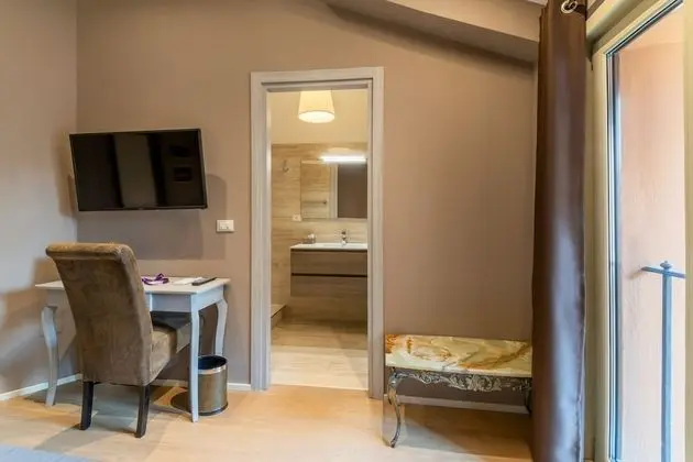 Junior Oda, 1 Büyük (Queen) Boy Yatak, Sigara İçilmez