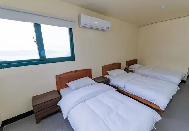 Üç Kişilik Oda, Okyanus Manzaralı