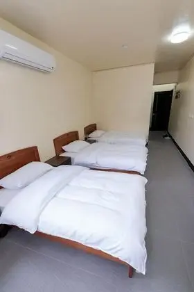 Üç Kişilik Oda, Okyanus Manzaralı