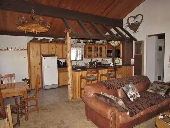 Kulübe, Birden Çok Yatak (063 - JBs Pinecone Lodge)