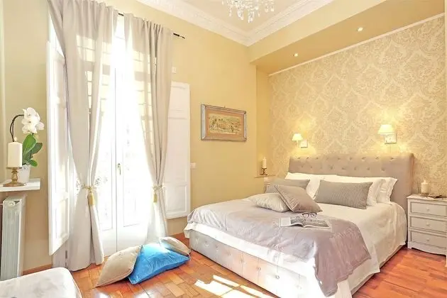 Superior Tek Büyük Yataklı Oda (with extra bed)