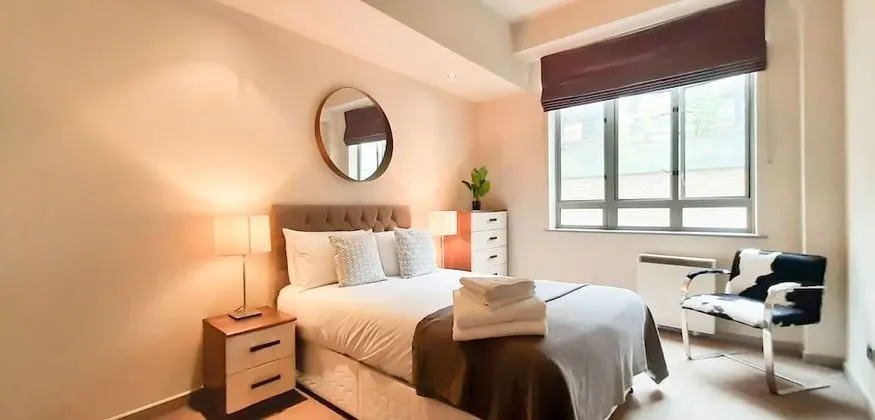 Apart Daire, 1 Büyük (Queen) Boy Yatak