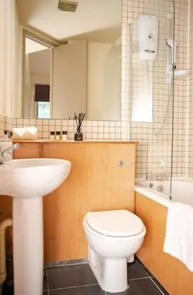 Apart Daire, 1 Büyük (Queen) Boy Yatak