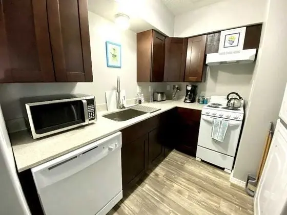 COZY 1 Bed/1 Bath apartment near SW Medical Center