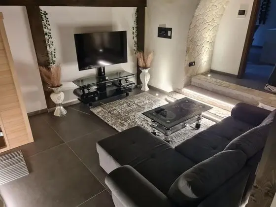 Kır Evi, 1 En Büyük (King) Boy Yatak ve Çekyat