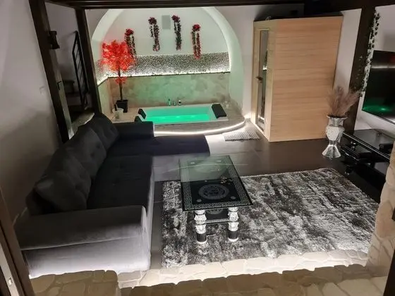 Kır Evi, 1 En Büyük (King) Boy Yatak ve Çekyat