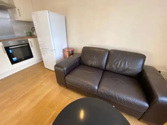 Ev, 1 Büyük (Queen) Boy Yatak