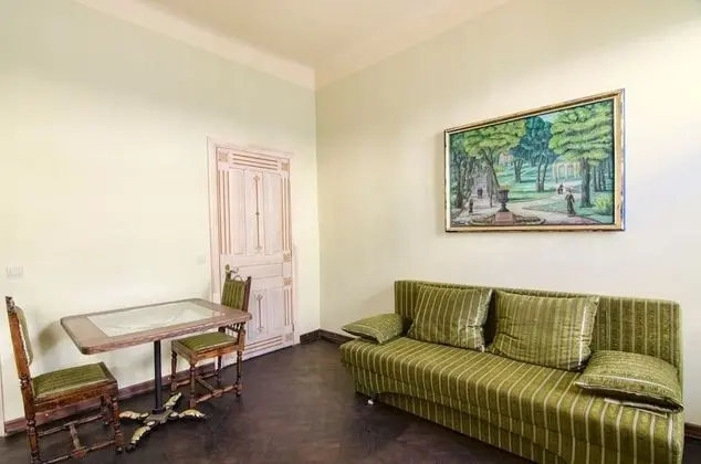 Apart Daire, 1 Yatak Odası (Valovaya St. 21a)