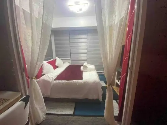 Apart Daire, 1 Büyük (Queen) Boy Yatak ve Çekyat