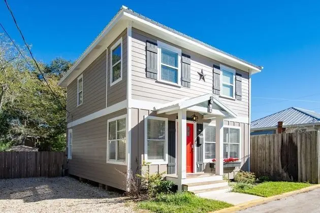 Ev (1 Fletcher Ln)