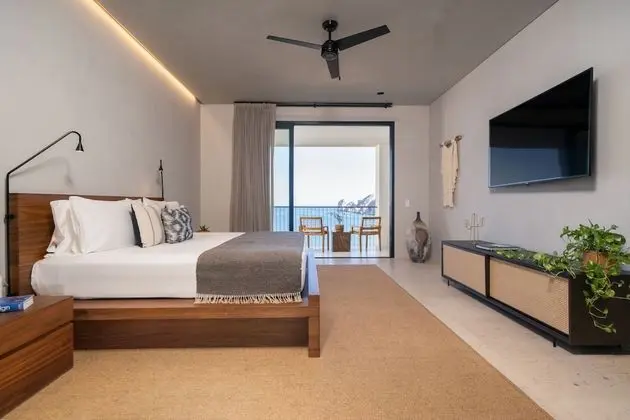 One Bedroom Ocean View Home