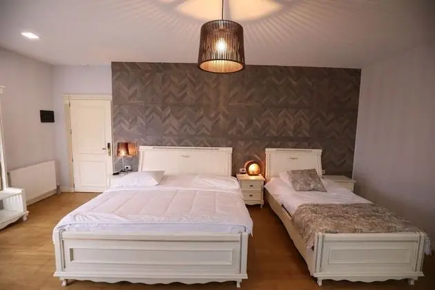 Üç Kişilik Oda, Balkon