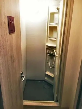 Ortak Ranzalı Oda, Sadece erkekler için (1 Capsule Room)