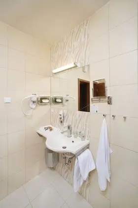 Standard Tek Büyük veya İki Ayrı Yataklı Oda