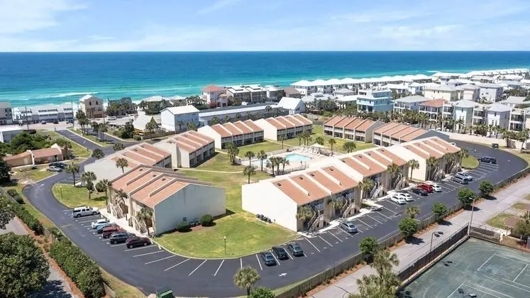 Daire (10 H Two Bedroom Condo)