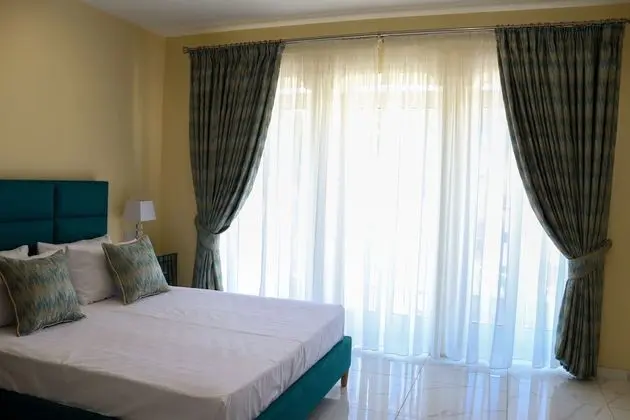 Deluxe Oda, Balkon, Havuz Manzaralı