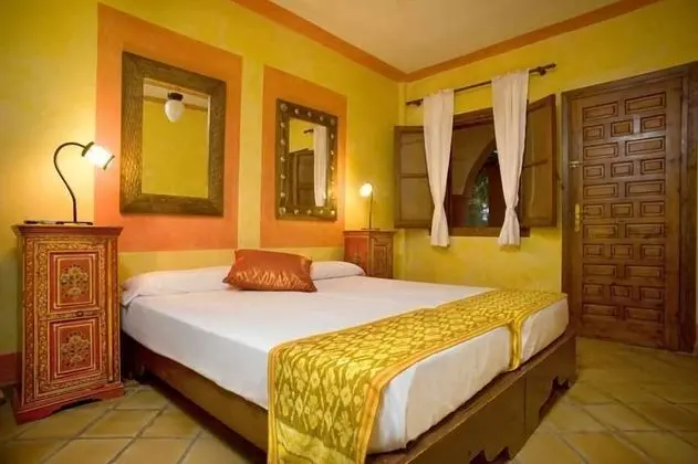 Superior Tek Büyük veya İki Ayrı Yataklı Oda