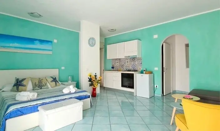 Dört Kişilik Oda, Banyolu/Duşlu, Deniz Manzaralı
