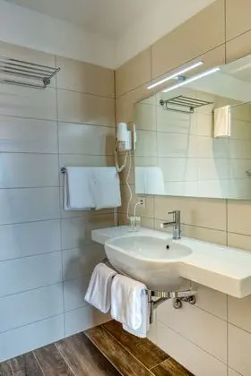 Tek Büyük veya İki Ayrı Yataklı Oda, Özel Banyo, Dağ Manzaralı